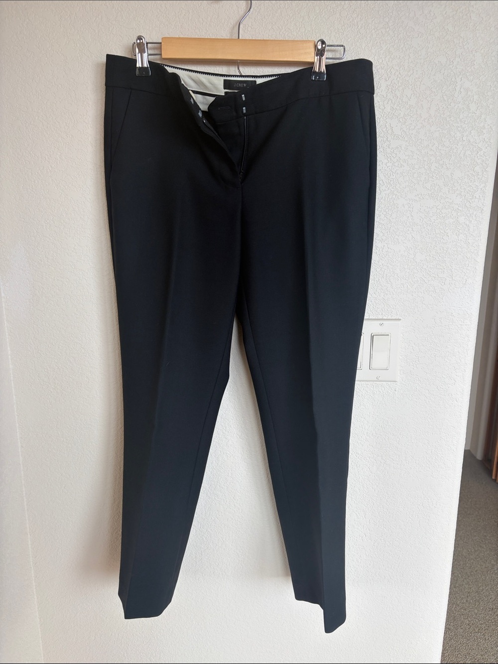J. Crew womens Black Dress pants 2, front pockets, 2 back pockets, no belt loop
